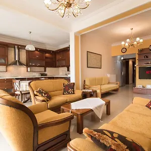 https://spacious-apartment-at-the-city-center.hotels-of-thessaloniki.com